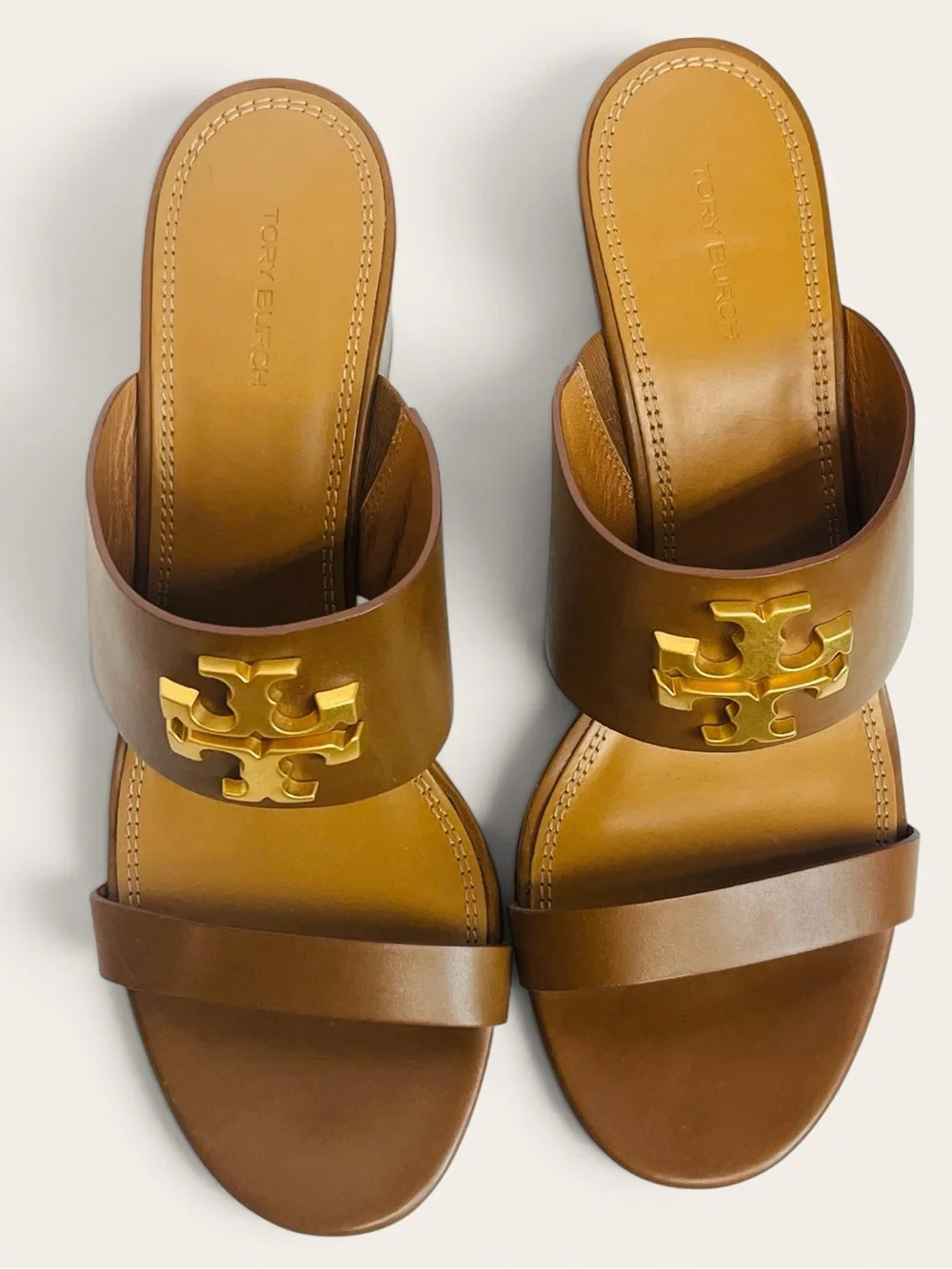 Tory Burch Everly 65mm Sandal Wedge Slides Royal Tan Rolled Brass Logo Women 9.5